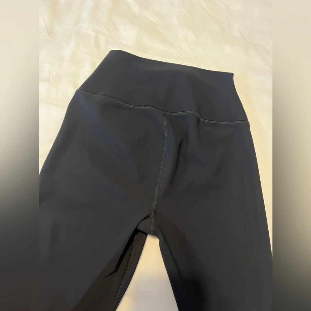 Alo High-Waist Ripped Warrior Leggings